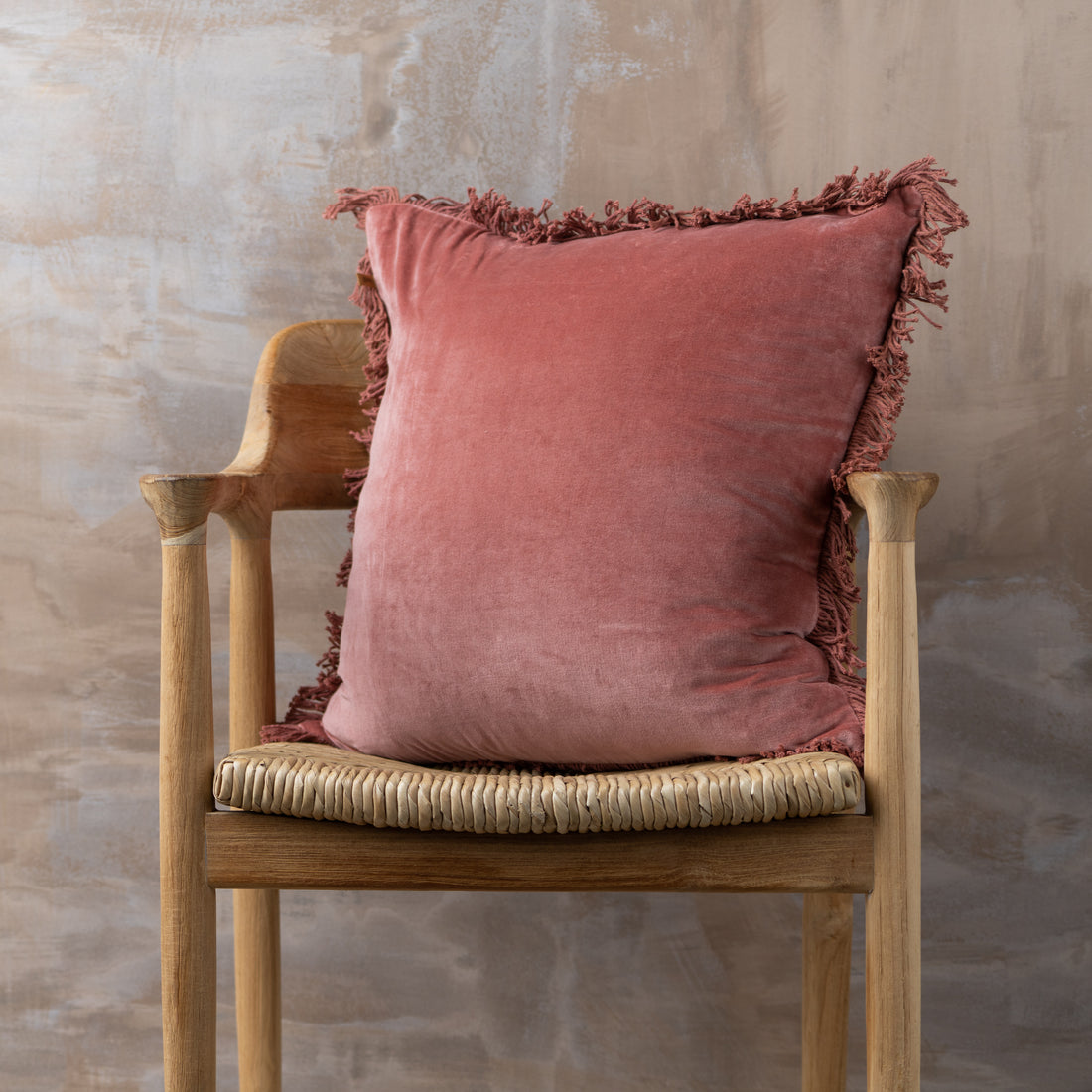 Velvet Fringed Cushion | Guava - - - Saardé - Saardé.