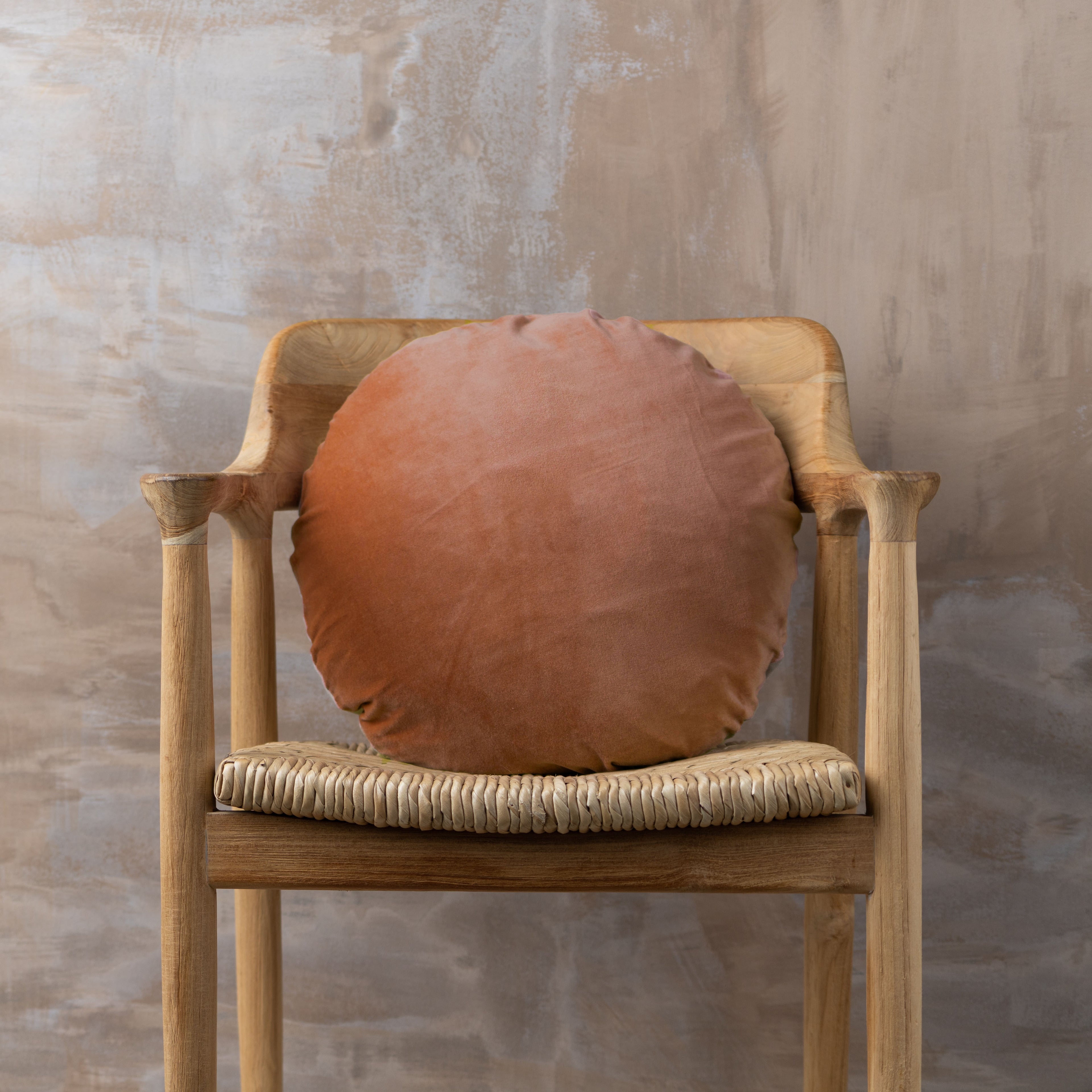 Linen/Velvet Round Cushion | Terracotta -  -  - Saardé - Saardé.